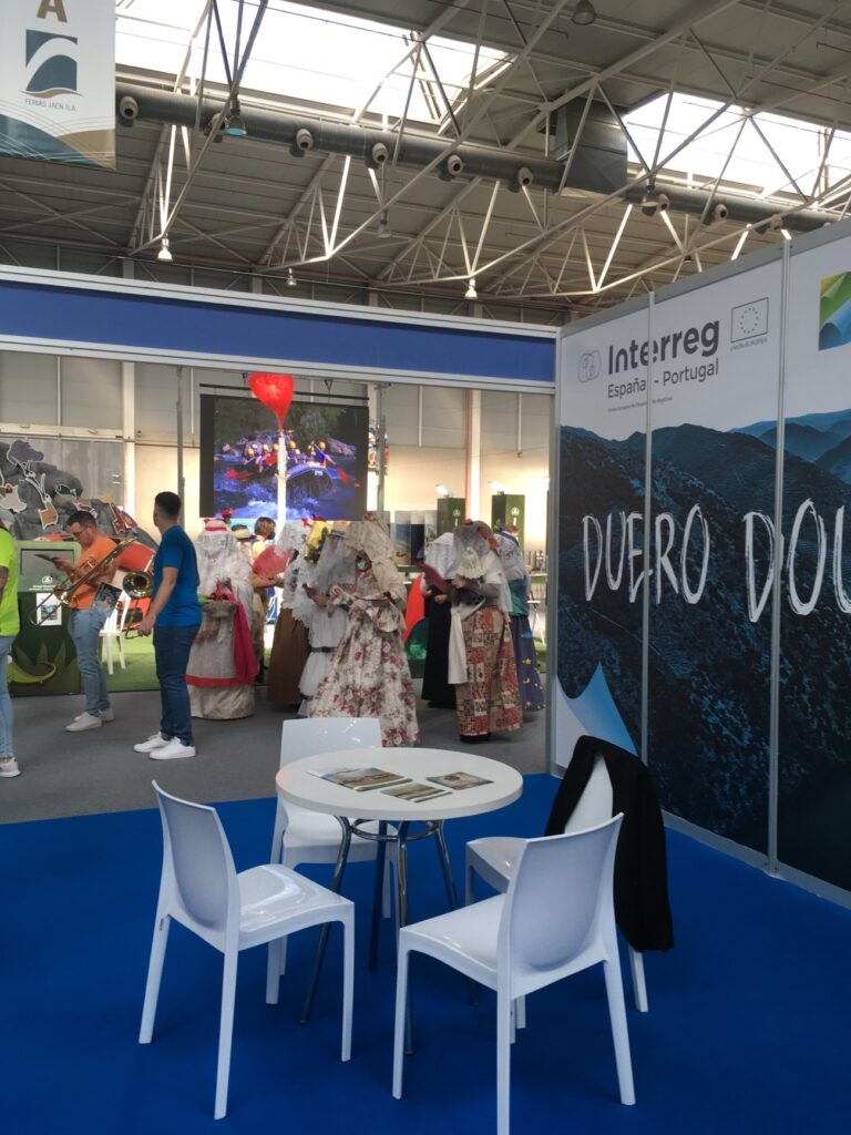 Divulgación de los productos turísticos Duero Douro en las Ferias INTUR y AR&PA y organización de jornada promocional del proyecto. 2021-2022